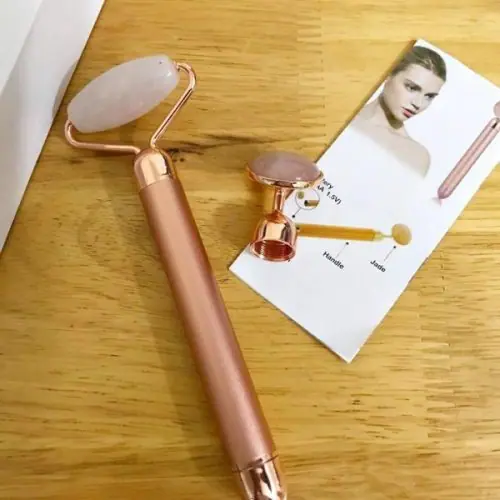 Click to view full screen Вибриращ масажен ролер за лице - Facial roller photo review