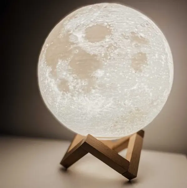 LED лампа луна с дистанционно управление - 3d Moon Lamp » Murzel.bg LED лампа луна