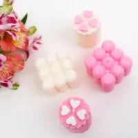 Ароматизирани свещи от восък в розово и бяло - PinkCandles