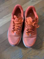 Паста за почистване на бели обувки - PasteWhiteShoes » Murzel.bg Паста за почистване на бели обувки - PasteWhiteShoes photo review