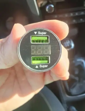 Click to view full screen Цифрово зарядно за кола с LED дисплей, двупортово USB зарядно за запалка - CarCharge Dual USB photo review