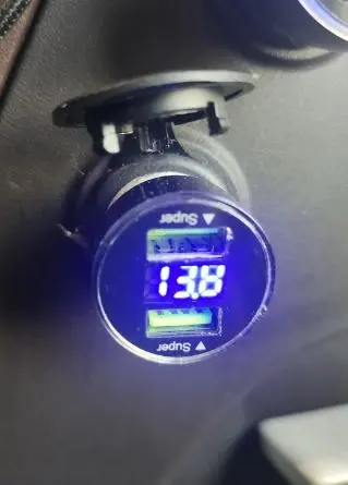 Click to view full screen Цифрово зарядно за кола с LED дисплей, двупортово USB зарядно за запалка - CarCharge Dual USB photo review