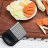 Нож за вълнообразни картофи и зеленчуци, къдрав нож от неръждаема стомана - Wavy Potato » Murzel.bg Нож за вълнообразни картофи и зеленчуци, къдрав нож от неръждаема стомана - Wavy Potato