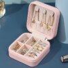 Мини кутия за бижута, Преносим органайзер за бижута - Mini Jewelry Box » Murzel.bg Мини кутия за бижута, Преносим органайзер за бижута - Mini Jewelry Box